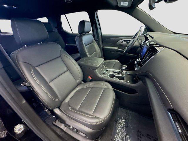 used 2022 Chevrolet Traverse car, priced at $31,498