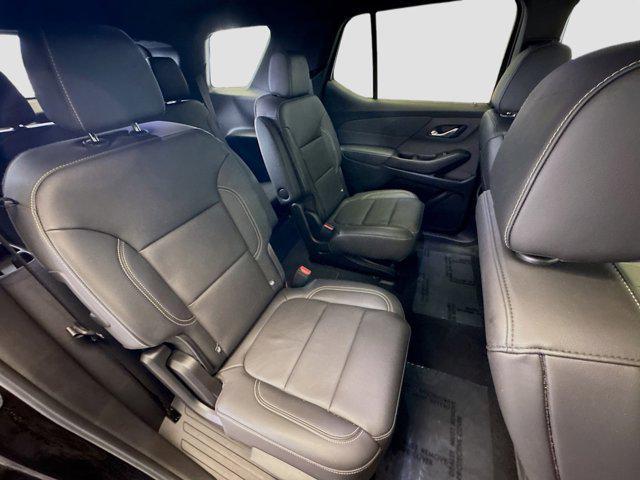 used 2022 Chevrolet Traverse car, priced at $31,498