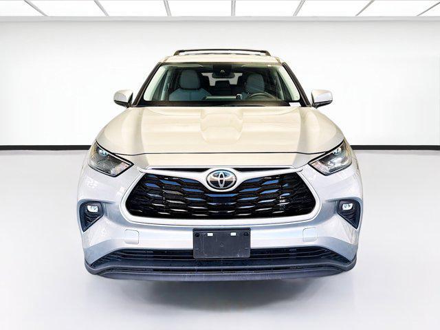 used 2022 Toyota Highlander car, priced at $29,240