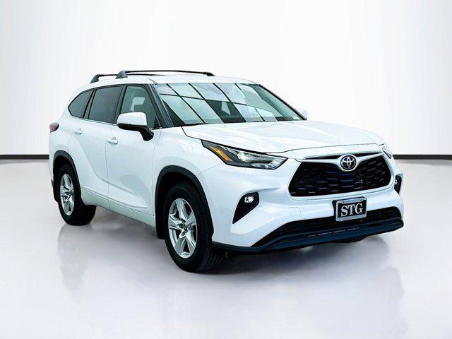 used 2022 Toyota Highlander car, priced at $30,088