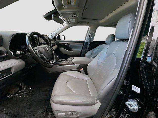 used 2021 Toyota Highlander car, priced at $31,500