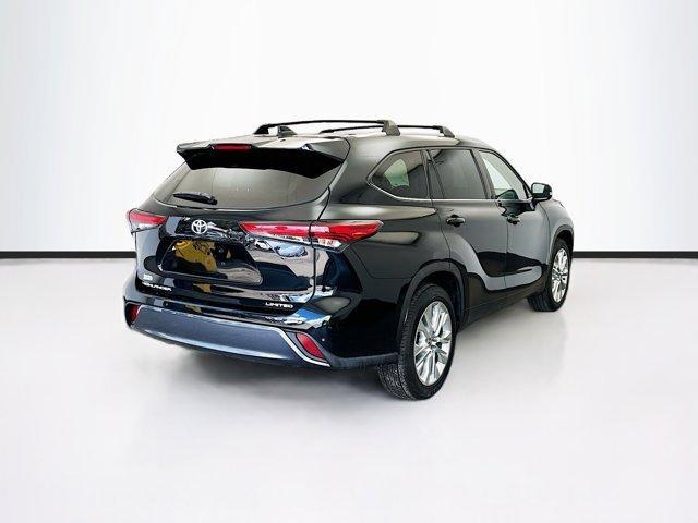 used 2021 Toyota Highlander car, priced at $33,387