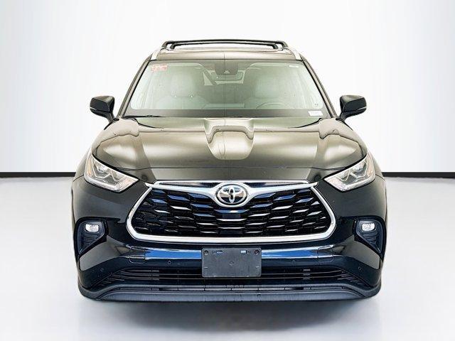 used 2021 Toyota Highlander car, priced at $33,387