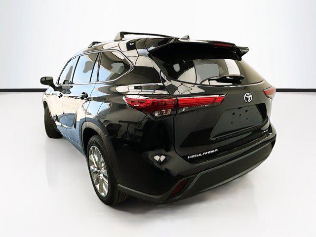 used 2021 Toyota Highlander car, priced at $33,994