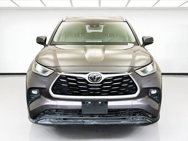 used 2021 Toyota Highlander car, priced at $29,998