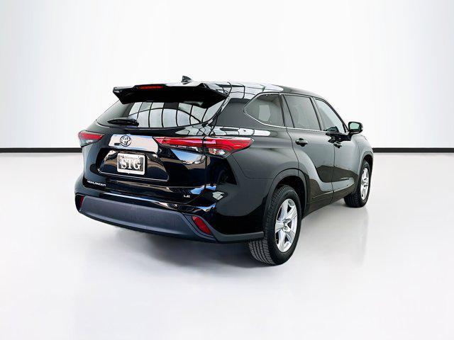 used 2021 Toyota Highlander car, priced at $25,325