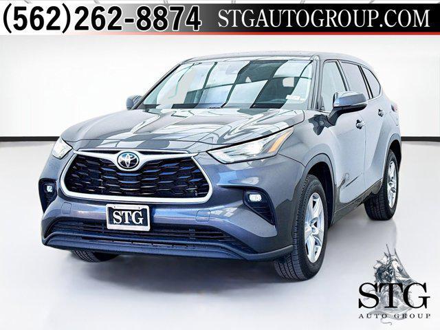 used 2022 Toyota Highlander car, priced at $28,306