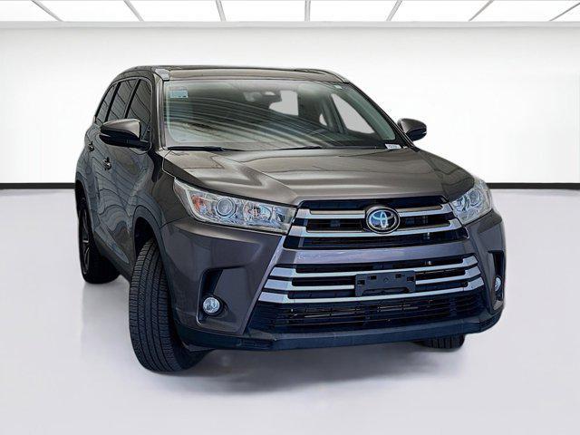 used 2019 Toyota Highlander car, priced at $26,450