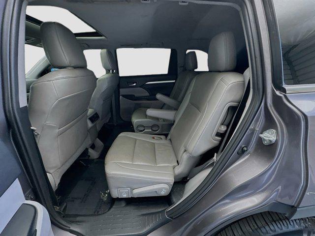 used 2019 Toyota Highlander car, priced at $26,450