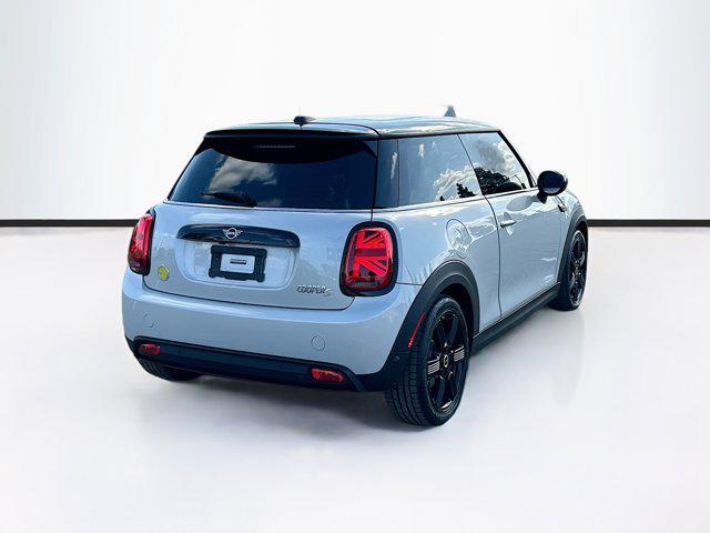 used 2022 MINI Hardtop car, priced at $21,288