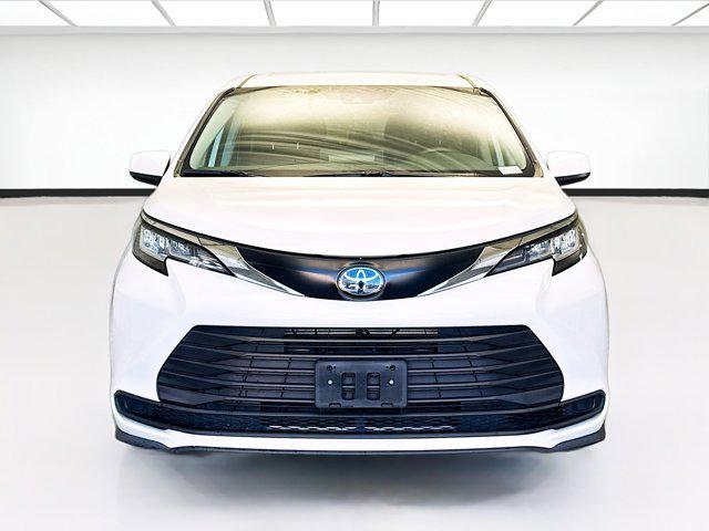 used 2023 Toyota Sienna car, priced at $39,998