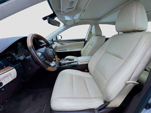 used 2016 Lexus ES 300h car, priced at $19,796