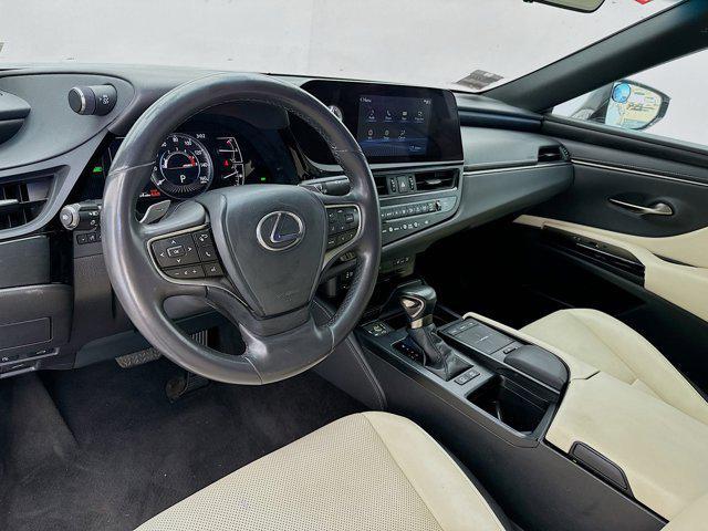 used 2022 Lexus ES 300h car, priced at $28,900