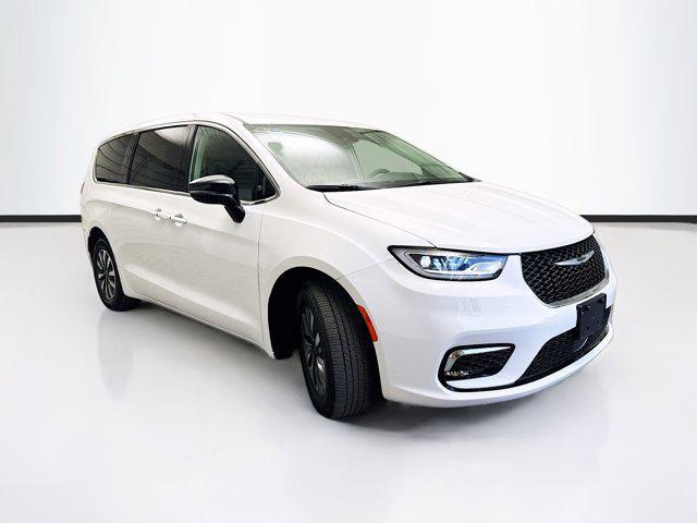 used 2024 Chrysler Pacifica Hybrid car, priced at $32,849