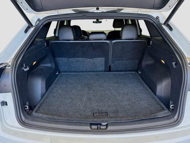 used 2021 Volkswagen Atlas Cross Sport car, priced at $20,335