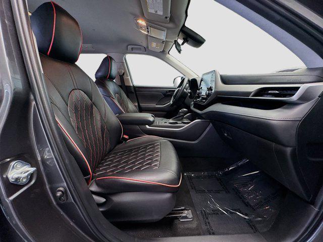 used 2022 Toyota Highlander car, priced at $28,995