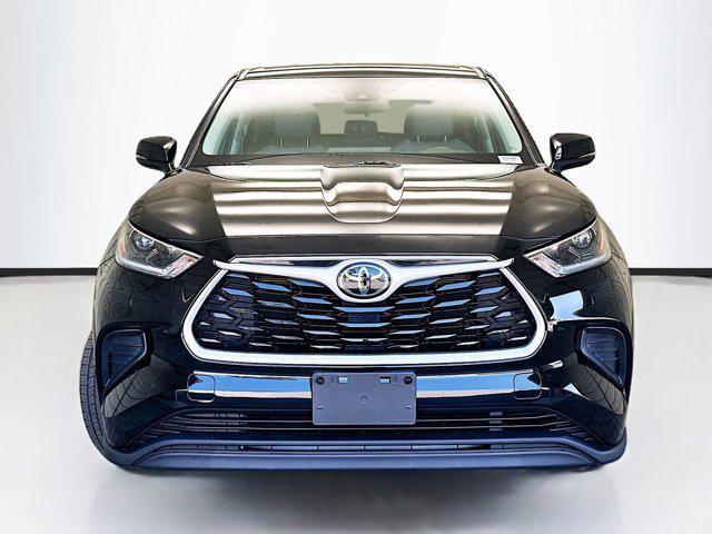 used 2021 Toyota Highlander car, priced at $27,282