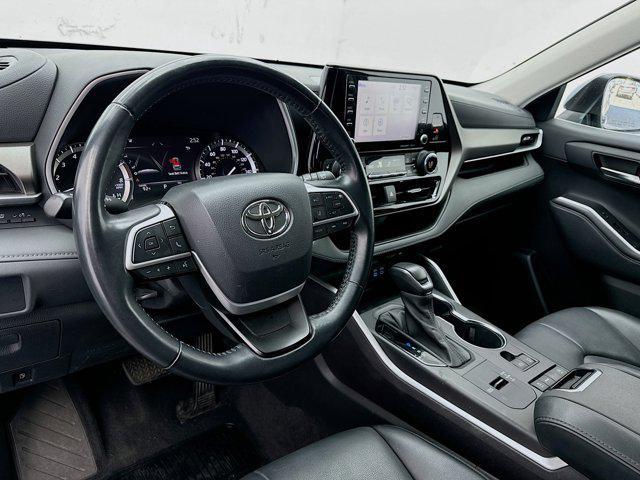 used 2022 Toyota Highlander car, priced at $30,388