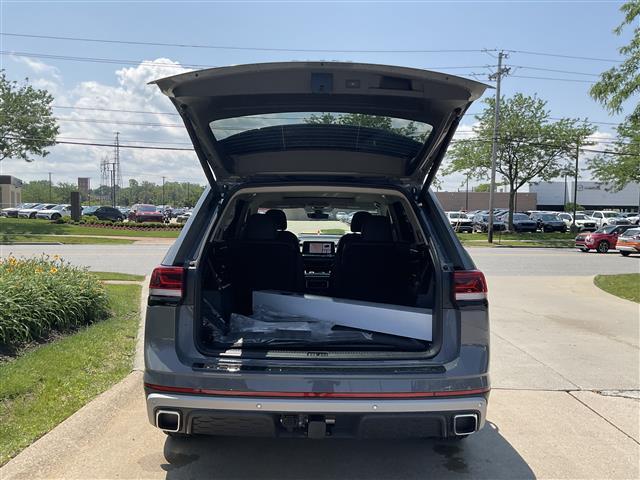 new 2025 Volkswagen Atlas car, priced at $48,978