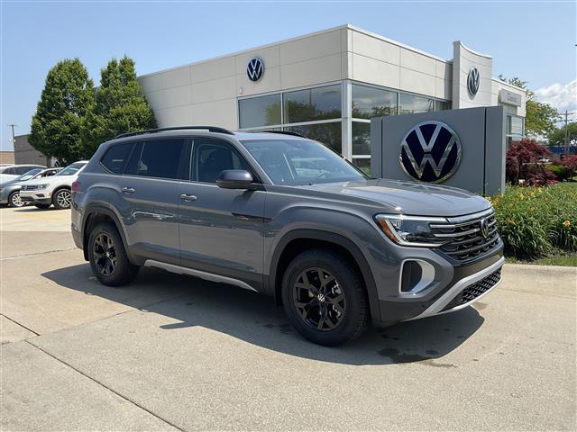 new 2025 Volkswagen Atlas car, priced at $48,978