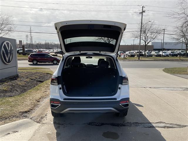 new 2025 Volkswagen Taos car, priced at $36,351
