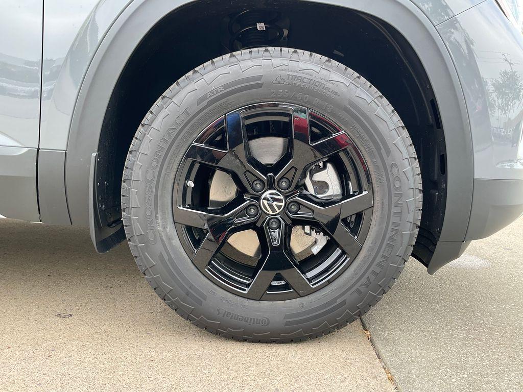 new 2025 Volkswagen Atlas car, priced at $49,000