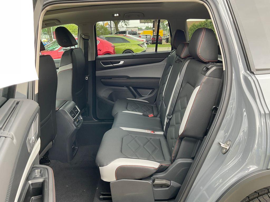 new 2025 Volkswagen Atlas car, priced at $49,000