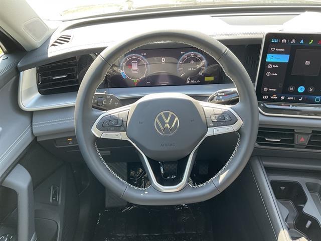 new 2025 Volkswagen Tiguan car, priced at $35,410
