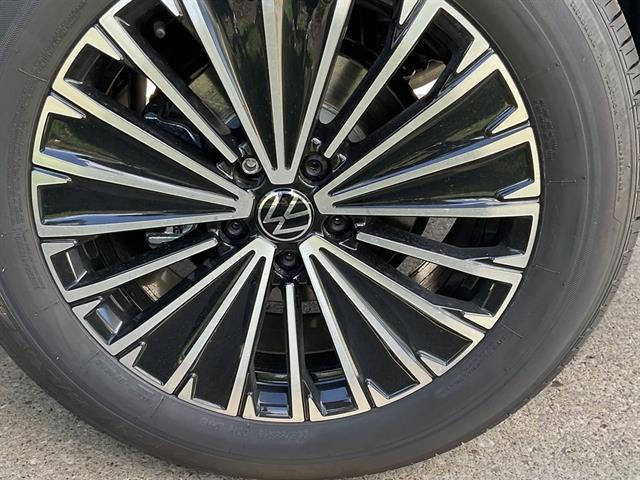 new 2025 Volkswagen Tiguan car, priced at $31,547