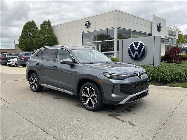 new 2025 Volkswagen Tiguan car, priced at $36,121