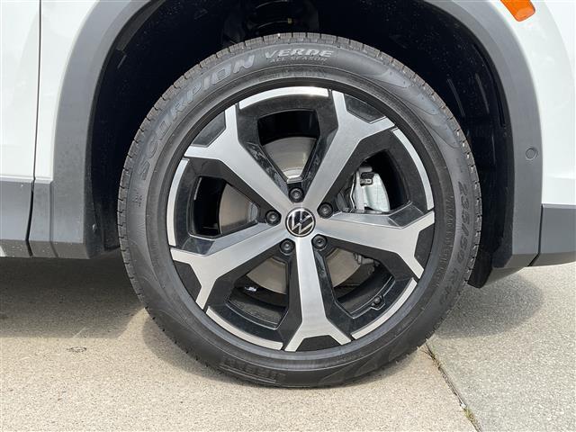 new 2025 Volkswagen Tiguan car, priced at $36,589
