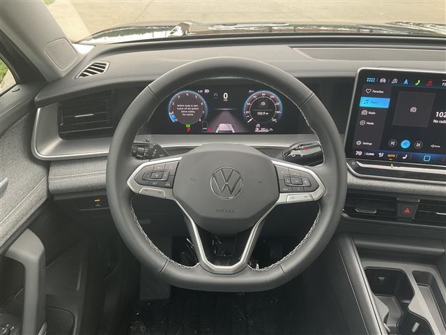 new 2025 Volkswagen Tiguan car, priced at $32,188