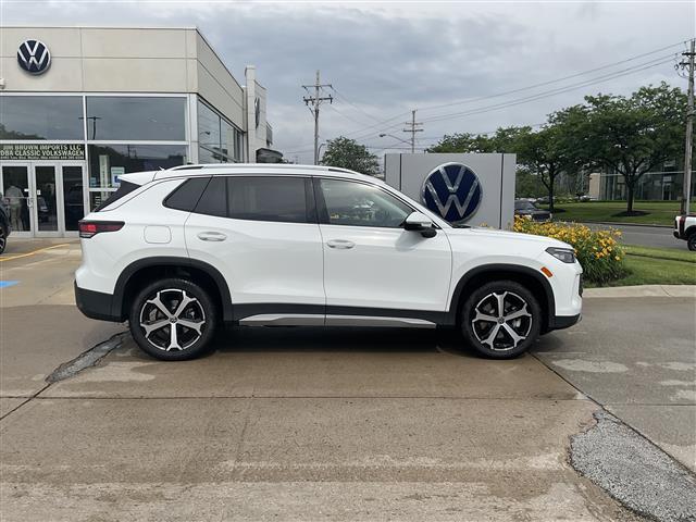 new 2025 Volkswagen Tiguan car, priced at $35,216