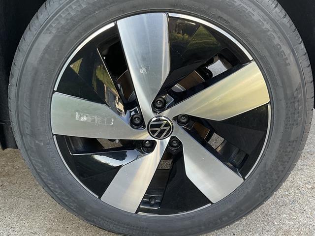 new 2025 Volkswagen Taos car, priced at $28,146