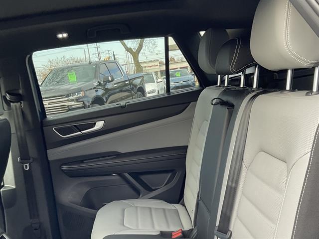 new 2026 Volkswagen Atlas Cross Sport car, priced at $50,256