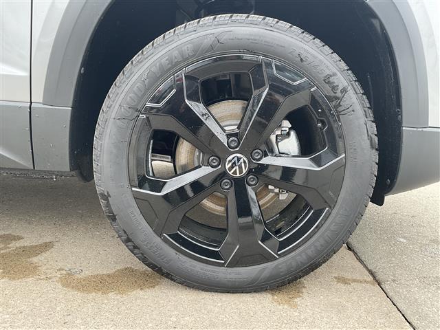 new 2025 Volkswagen Taos car, priced at $36,298