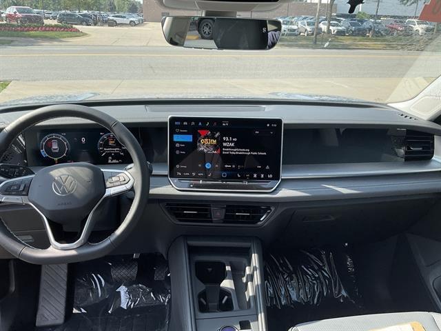 new 2025 Volkswagen Tiguan car, priced at $35,261