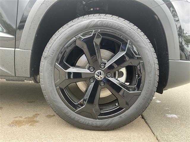 new 2025 Volkswagen Taos car, priced at $36,351
