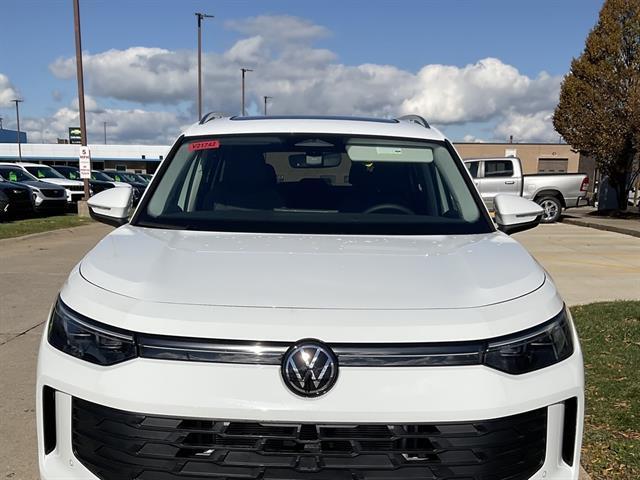 new 2026 Volkswagen Tiguan car, priced at $37,003