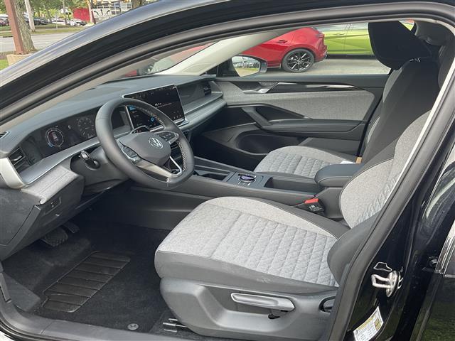 new 2025 Volkswagen Tiguan car, priced at $32,184