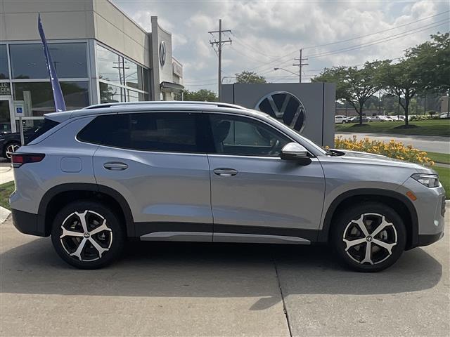 new 2025 Volkswagen Tiguan car, priced at $36,121