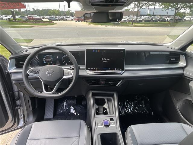 new 2025 Volkswagen Tiguan car, priced at $36,121