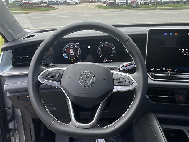 new 2025 Volkswagen Tiguan car, priced at $36,121