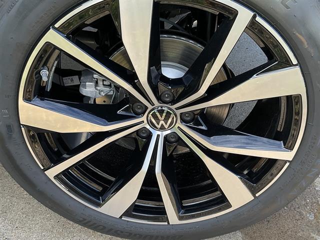 new 2026 Volkswagen Atlas Cross Sport car, priced at $53,510