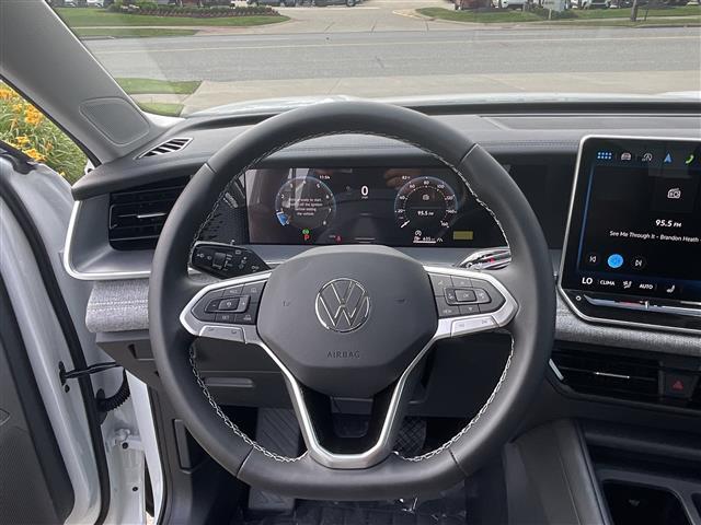new 2025 Volkswagen Tiguan car, priced at $32,184