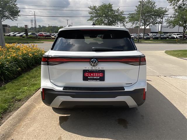 new 2025 Volkswagen Tiguan car, priced at $32,184