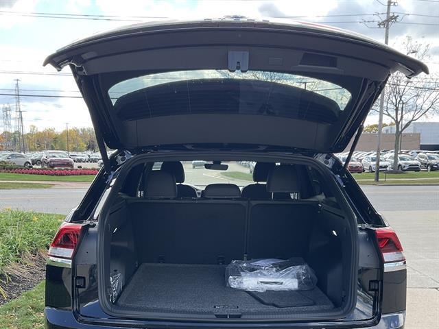 new 2026 Volkswagen Atlas Cross Sport car, priced at $40,224