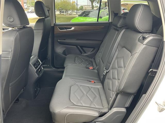 new 2025 Volkswagen Atlas car, priced at $39,088
