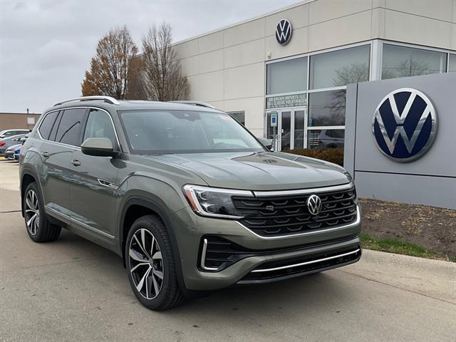 new 2026 Volkswagen Atlas car, priced at $54,051