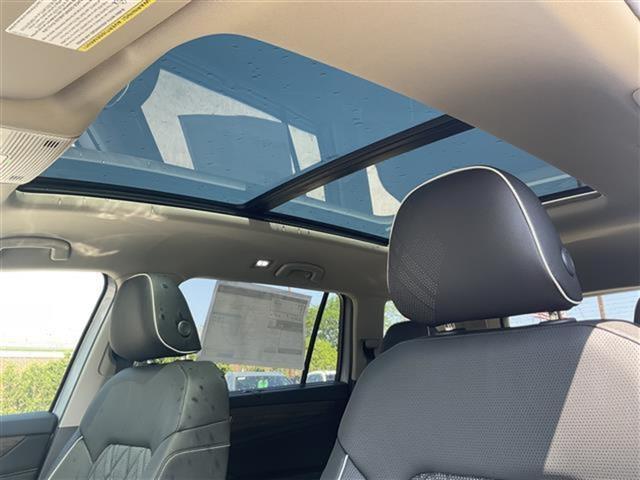 new 2025 Volkswagen Atlas car, priced at $50,694